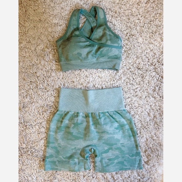 2Pc Camo Seamless Shorts Set (Shorts + Bra) - Picture 1 of 5